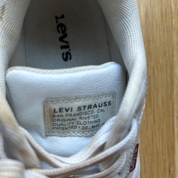 White Levi's Shoes Size 10 - Picture 14 of 14